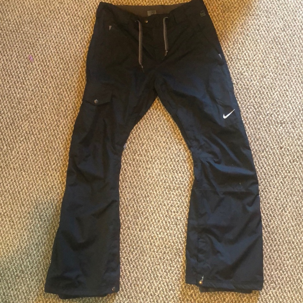 Nike Small Cargo Snowboarding Pants